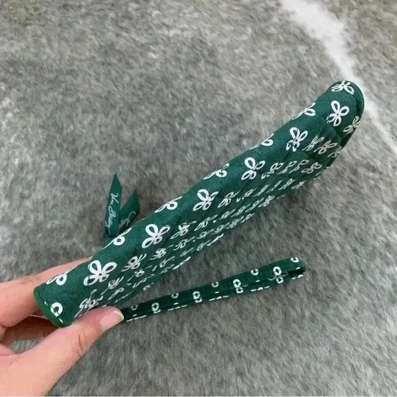 Vera Bradley Oregon Ducks Wristlet - Picture 7 of 13